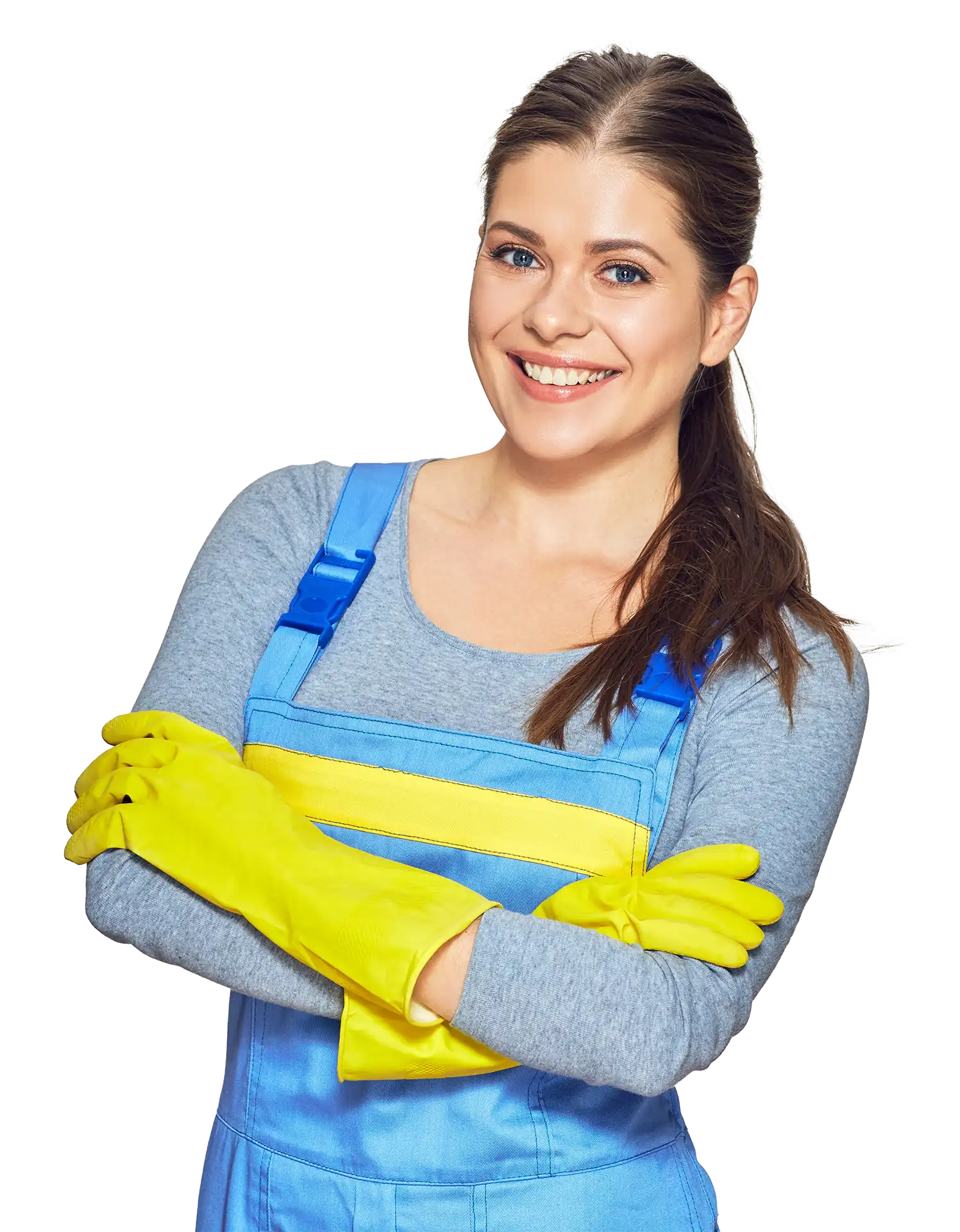 Porträt einer lächelnden Frau in Putzfrauenuniform mit verschränkten Armen.